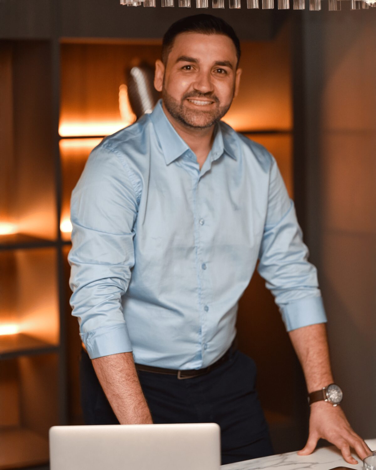 Dr. Rafael Eduardo